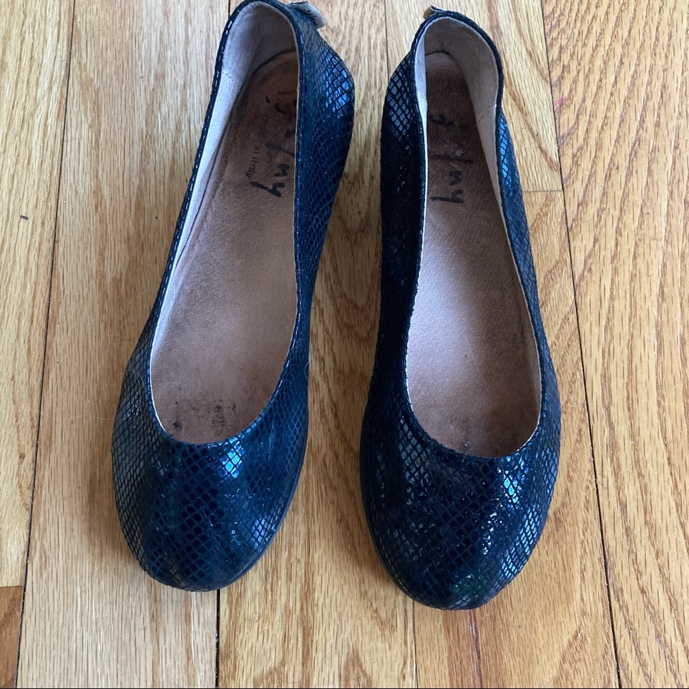 French Sole FS/NY size 8m black slip on shoes
